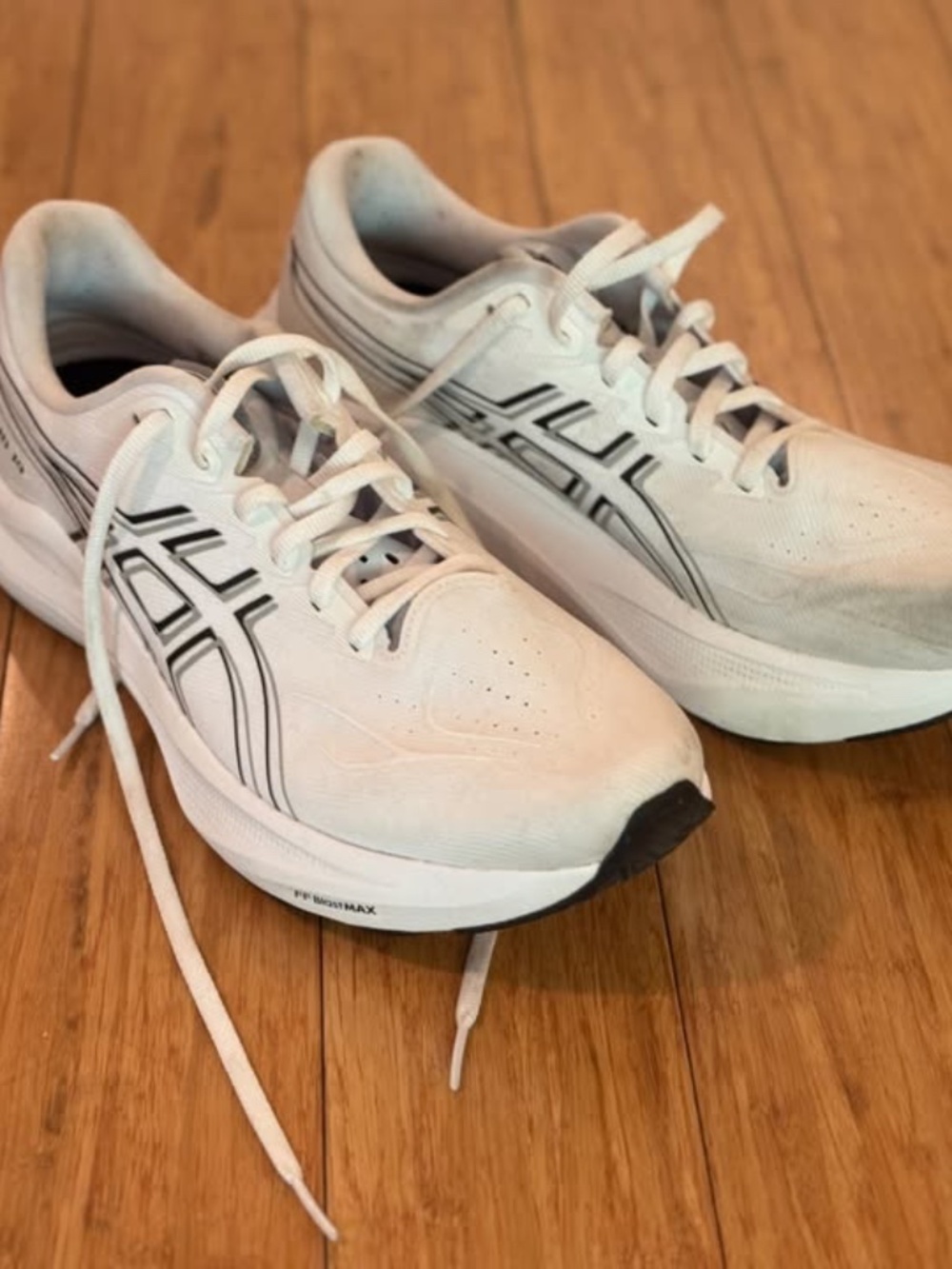 Asics GT-2000 14 - Sz 10 - Running Shoes